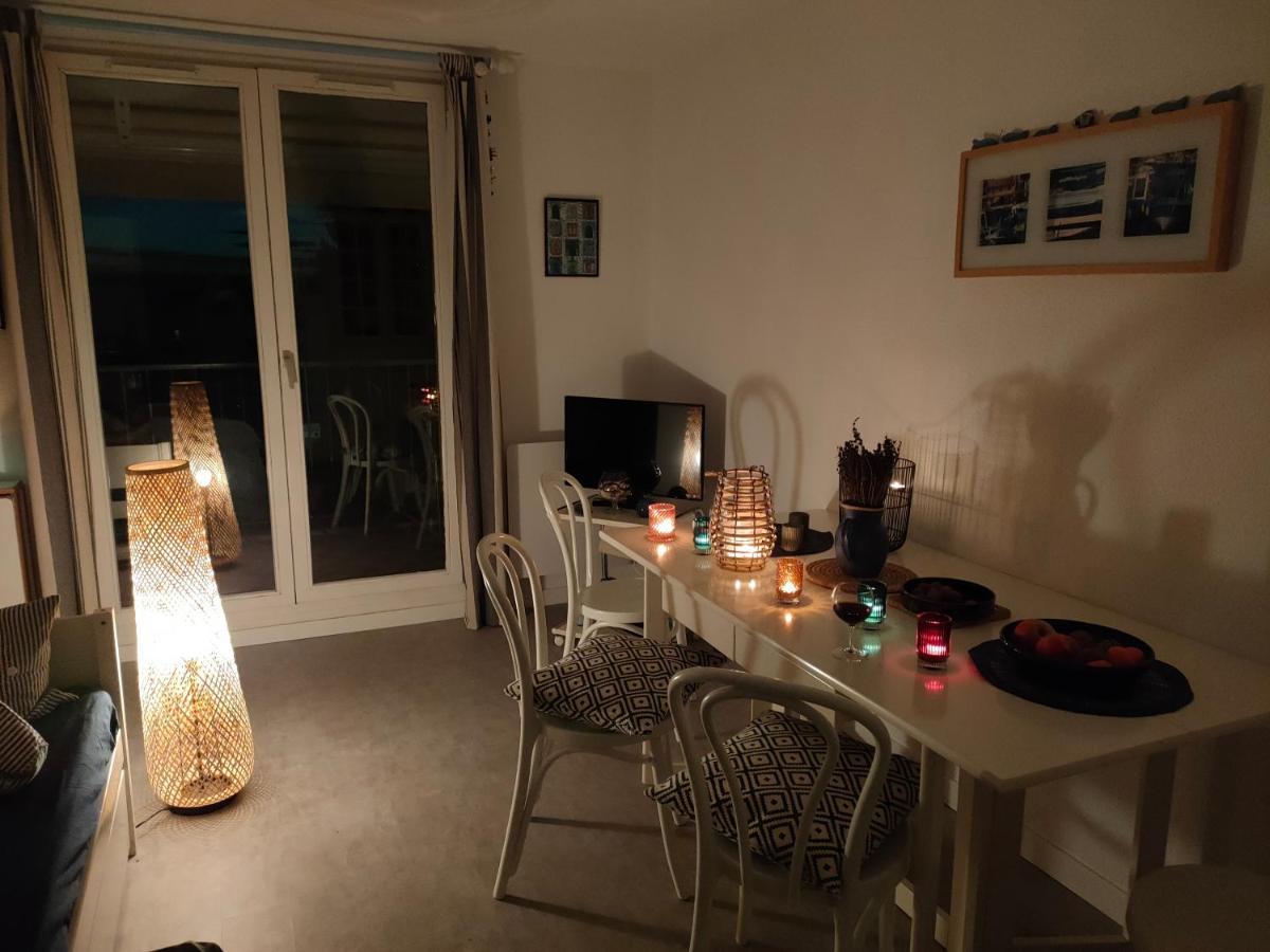 Appartement Avec Terrasse Vue Mer, Proximite Plage, Place Parking Sanary-sur-Mer Luaran gambar