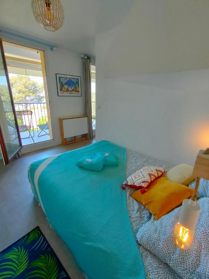 Appartement Avec Terrasse Vue Mer, Proximite Plage, Place Parking Sanary-sur-Mer Luaran gambar